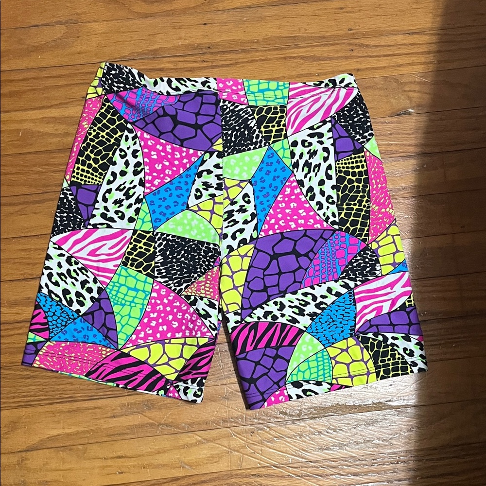 Colorful Patterned spandex Shorts Set - Picture 3 of 5